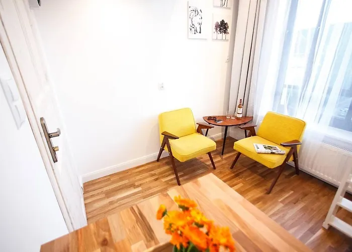 The Tiny Space 6M2 With Private Bathroom In The Hallway