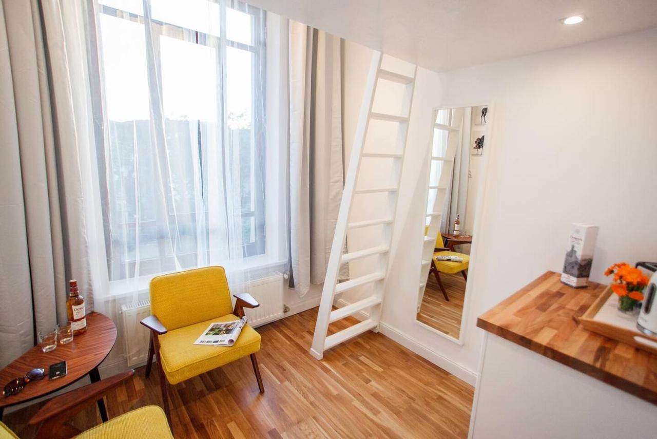 Apartment The Tiny Space 6m2 With Private Bathroom In The Hallway