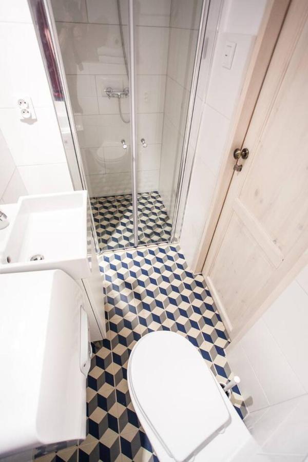 Apartment The Tiny Space 6m2 With Private Bathroom In The Hallway *